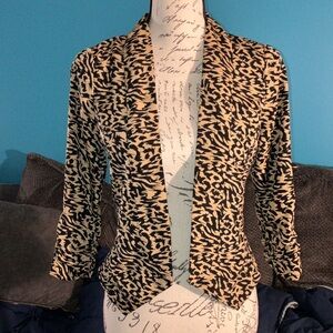 🎉4 for $20 Charlotte Russe Open Blazer, Small